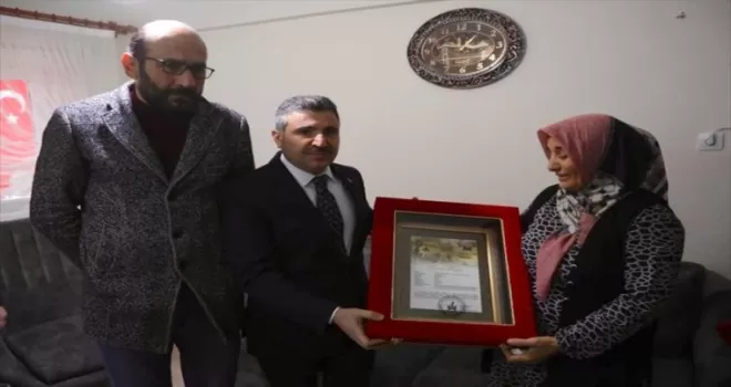 Düzce'de şehit Piyade Uzman Çavuş Bazna'nın ailesine şehadet belgesi verildi