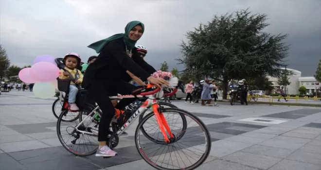 Düzce'de "Süslü Kadınlar Bisiklet Turu" düzenlendi