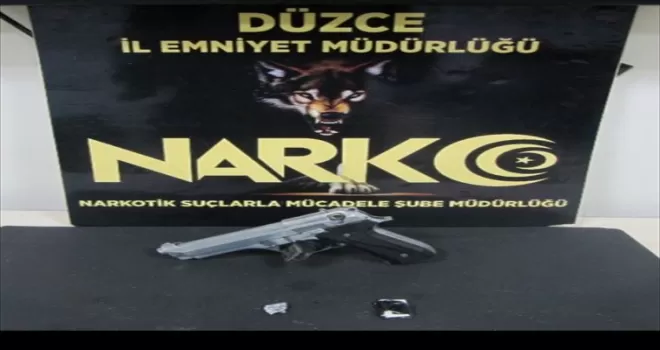 Düzce’de uyuşturucu operasyonunda yakalanan 4 zanlıdan 1’i tutuklandı