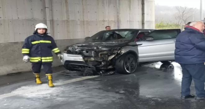 Düzce'de yangın çıkan cip kullanılamaz hale geldi