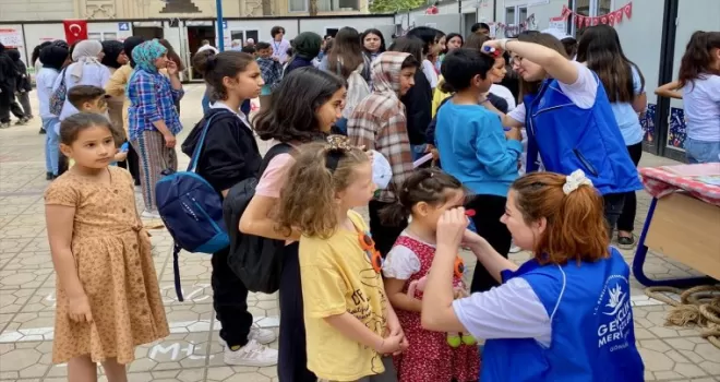 Düzce’den 40 kişilik uzman ekip, deprem bölgesinde 1500 çocuğa dokundu