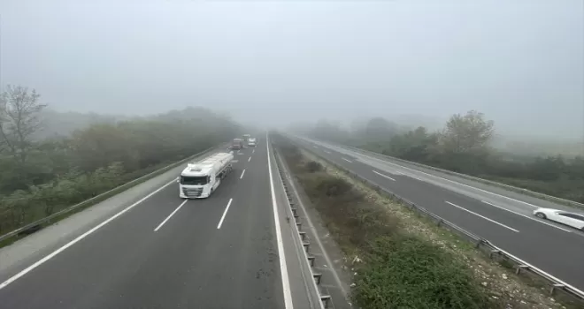 Düzce ve Bolu’da sis etkili oldu