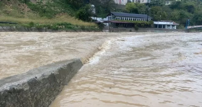 Düzce, Zonguldak ve Kocaeli’de sağanak ve fırtına