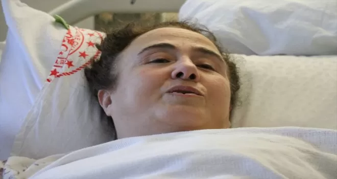 Enkazın karanlığından kurtulan kadın hikayesini anlattı
