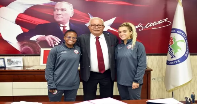 Ereğli Belediyespor 2 kadın futbolcuyu kadrosuna kattı