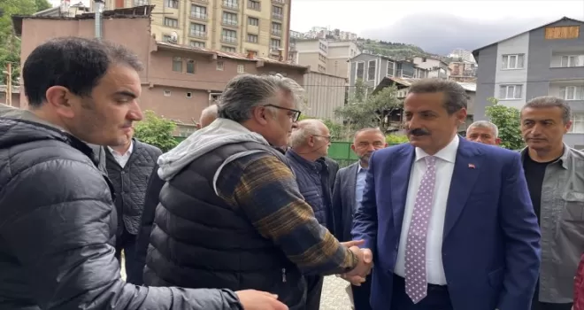 Eski bakanlardan Faruk Çelik, Artvin’de oy kullandı: