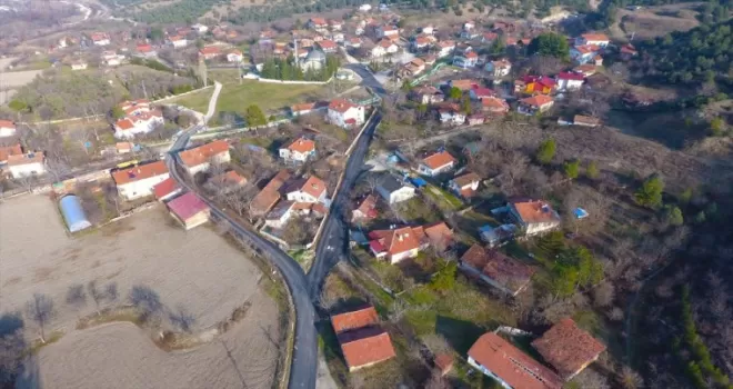 Eskipazar'da köy yollarına 17,3 kilometre asfalt serildi
