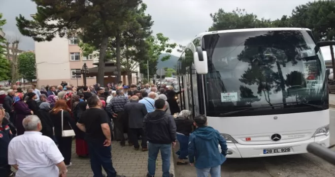 Espiye’de hacı adayları dualarla yola çıktı