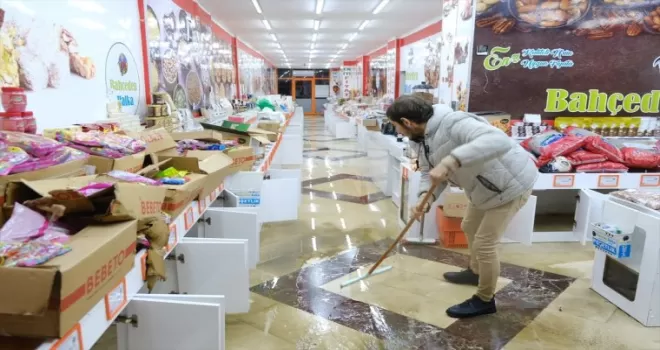 Fatsa’da sağanak nedeniyle çok sayıda ev ve iş yerini su bastı