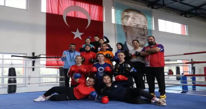 Genç Kadın Boks Milli Takımı'nın İspanya'daki hedefi en az 6 madalya