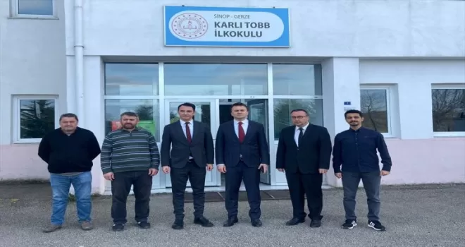 Gerze Kaymakamı Arabacı, okul ziyaretlerinde bulundu