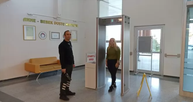 Giresun'da hastanenin giriş kapısına metal dedektör kuruldu