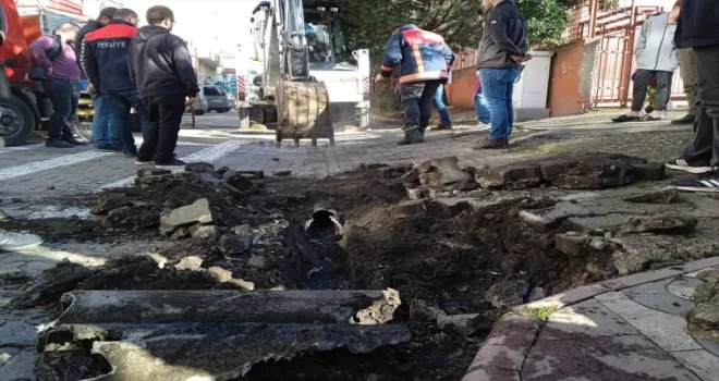 Giresun'da su tahliye borusuna sıkışan köpek yavrusu kurtarıldı