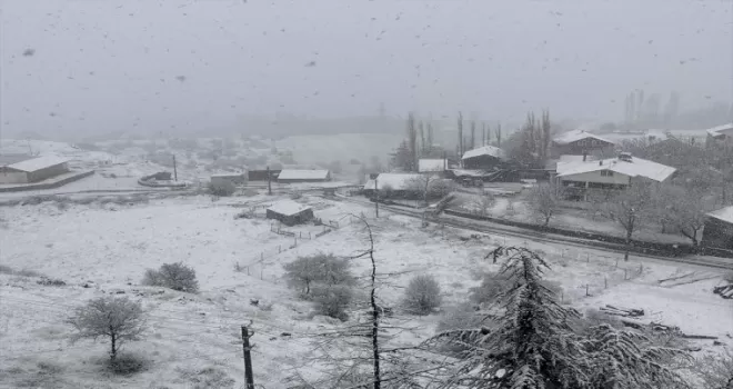 Giresun ve Rize’nin yüksek kesimlerinde kar yağışı etkili oluyor