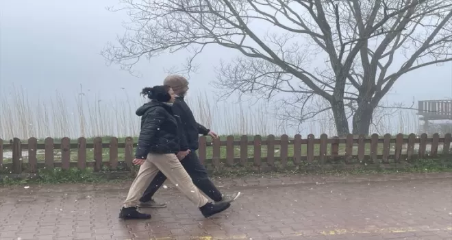 Gölcük Tabiat Parkı’nda kar ve sis etkili oluyor