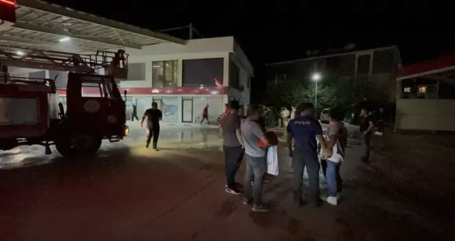 Gölyaka’da motor kısmından yanan otomobil hasar gördü