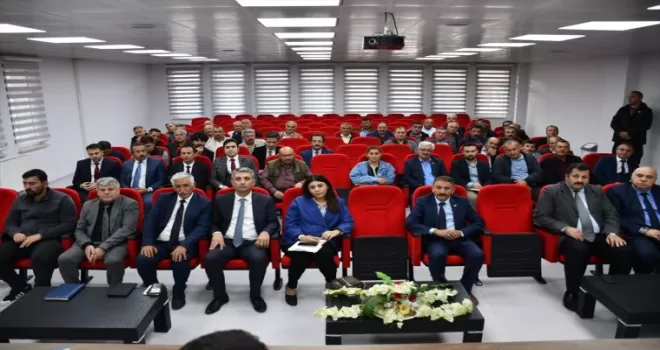 Gümüşhacıköy’de muhtarlar toplantısı yapıldı