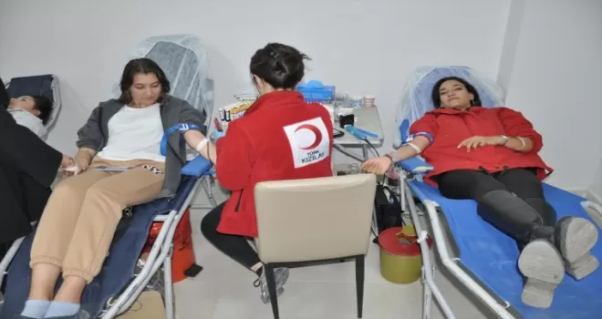 Gümüşhacıköy’de  öğrencilerinden kan bağışı kampanyasına destek