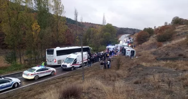 GÜNCELLEME - Amasya’da devrilen otobüsteki 27 yolcu yaralandı