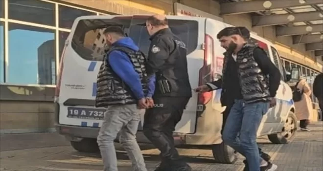 GÜNCELLEME - Çorum’da 2 kişiyi silahla yaralayan 2 şüpheli tutuklandı