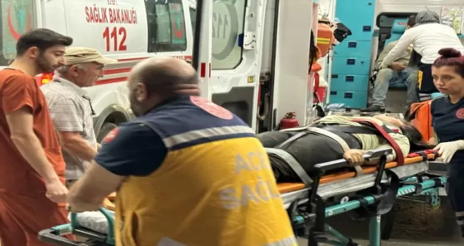GÜNCELLEME - Düzce’de traktör römorkunun devrilmesi sonucu 16 kişi yaralandı