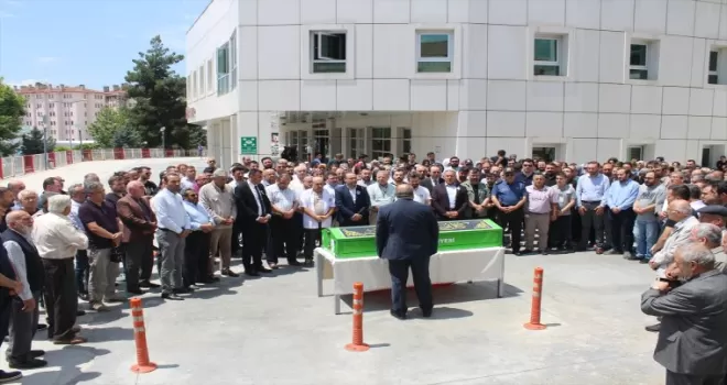 GÜNCELLEME - Kastamonu’da motosikletin çarpmasıyla ölen doktor toprağa verildi