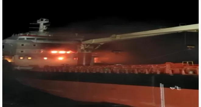 GÜNCELLEME - Sinop'ta kuru yük gemisinde çıkan yangına müdahale ediliyor