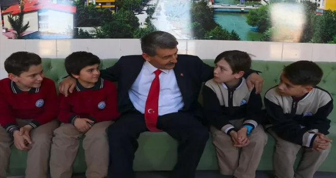 Hasan öğretmen ilk atandığı il olan Bayburt'ta 30 yıldır görev yapıyor