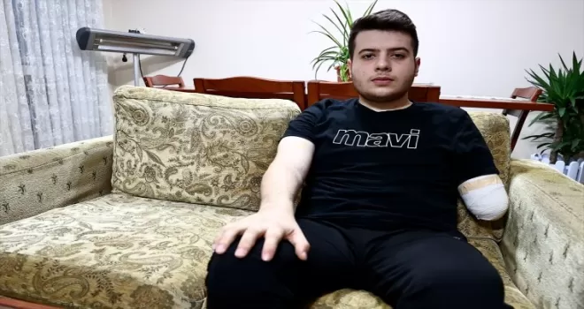 Hatay’da depremde ailesini kaybeden Alperen, amcasına emanet