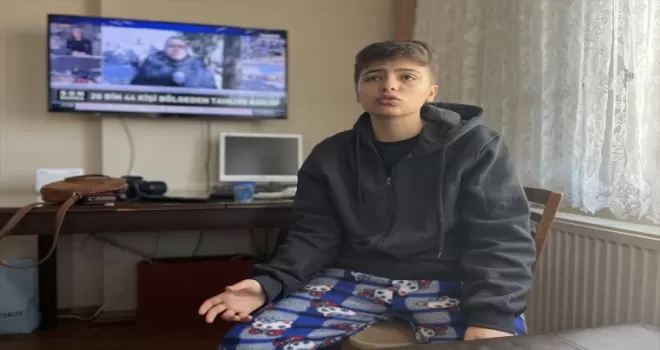 Hatay’da genç kız ailesini enkaz altında kalmaktan kurtardı