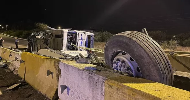 Hatay'da yolcu otobüsünün devrilmesi sonucu 40 kişi yaralandı
