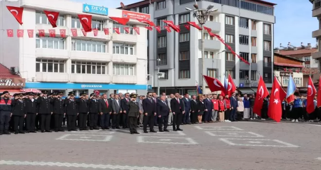 Havza’da Atatürk Anıtı’na çelenk sunuldu