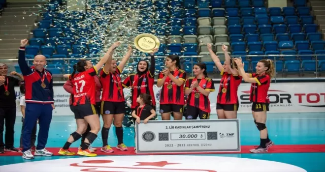 Hentbol Kadınlar 2. Ligi’nde Nurdağı HEM şampiyon oldu