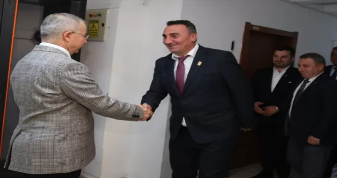 Hopa Ticaret ve Sanayi Odası Yönetim Kurulundan Vali Doruk'a ziyaret