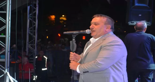 İsmail Türüt, Akçakoca’da sahne aldı