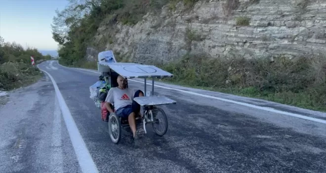 İtalyan gezgin bisikletle dünya turu yapıyor
