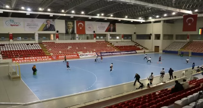 Kadınlar Salon Hokeyi Süper Lig’in 2. etabı Amasya’da başladı