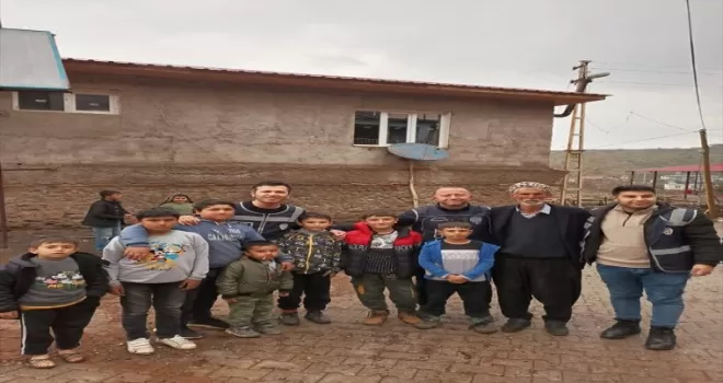 Kahramanmaraş’ta polis ekipleri depremzedelere desteğini sürdürüyor
