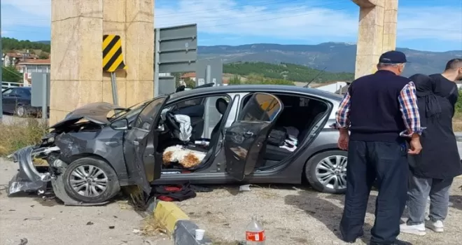 Karabük'te 2 otomobilin çarpıştığı kazada 1 kişi öldü, 6 kişi yaralandı