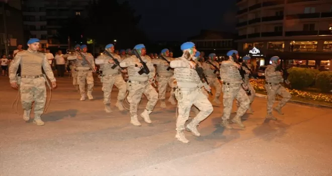 Karabük’te 30 Ağustos Zafer Bayramı’nda fener alayı düzenlendi