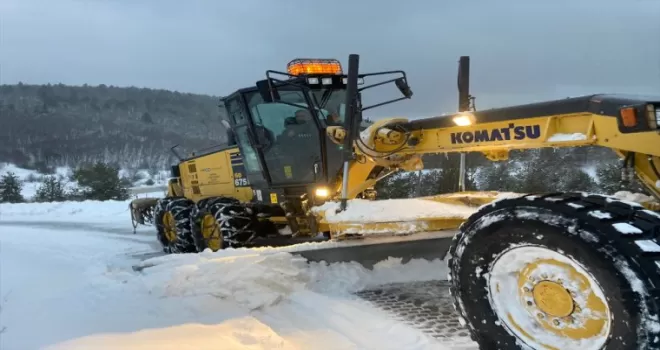 Karabük’te 7 köy yolunda kar nedeniyle ulaşım sağlanamıyor