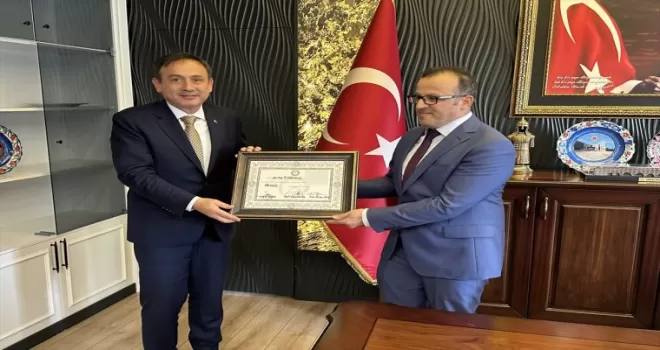 Karabük’te AK Parti milletvekilleri mazbatalarını aldı