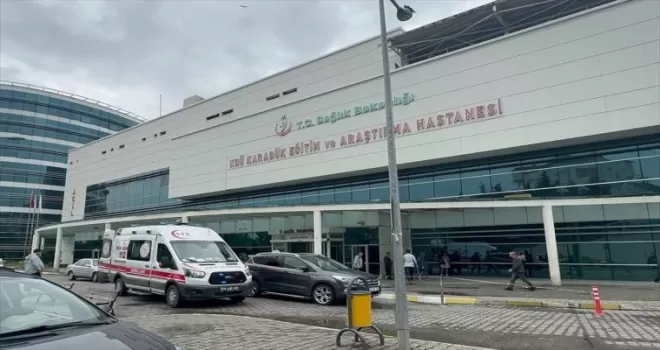 Karabük’te ayağını iş makinesi ezen işçi hastaneye kaldırıldı
