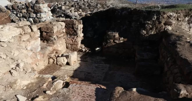 Karabük’te bulunan “kumbara“dan yaklaşık 1400 yıllık 10 sikke çıktı