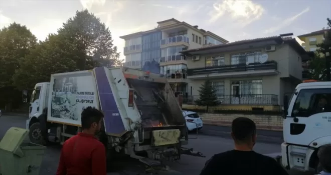 Karabük’te çöp kamyonunda çıkan yangın söndürüldü