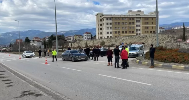 Karabük’te çöp kamyonuyla çarpışan otomobilin sürücüsü yaralandı