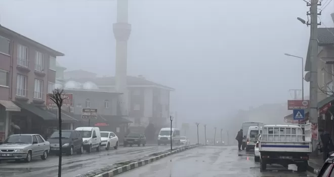 Karabük’te etkili olan sis sürücülere zor anlar yaşattı