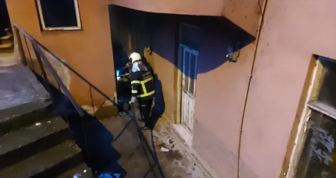 Karabük’te evin deposu yangında hasar gördü