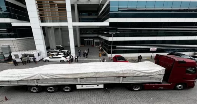 Karabük’te hastane çalışanlarından deprem bölgesine yardım