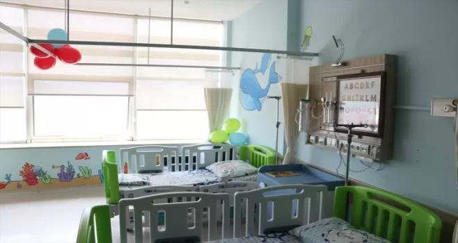 Karabük’te hastane duvarları çocuklar için süslendi